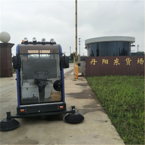 恒盛娱乐电动扫地车1800B