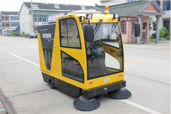 恒盛娱乐电动清扫车2000B