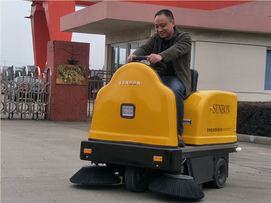 恒盛娱乐电动扫地车1400A