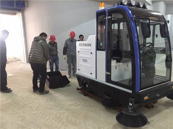 恒盛娱乐电动扫地车2000A