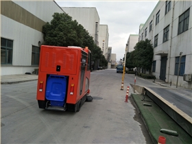 厂区道路清扫用大型全封闭扫地车 厂区道路清扫用大型全封闭扫地车