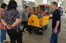 扫地车厂家教您如何正确使用扫地车