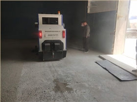 兴化某米业采购恒盛娱乐2000A驾驶式电动扫地车