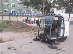 小型电动扫地机给清洁行业解决了很多问题