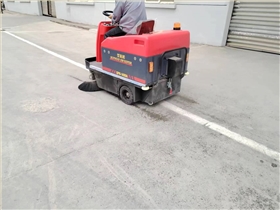 智能扫地机：环卫工作的“超脑” 