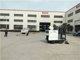 告别传统，轻松运用环卫电动清扫车 