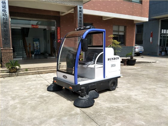 恒盛娱乐半封闭扫地车