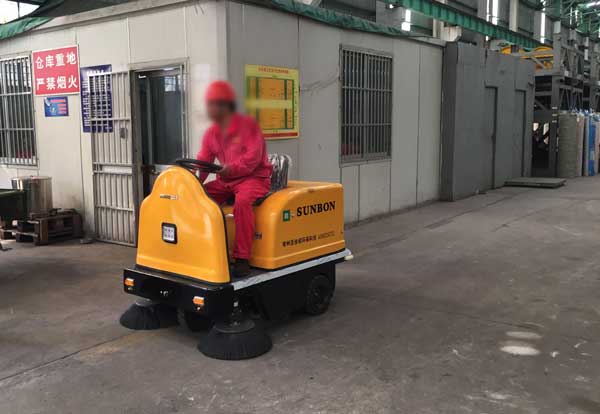 带你近距离了解恒盛娱乐小型车间扫地机 带你近距离了解恒盛娱乐小型车间扫地机