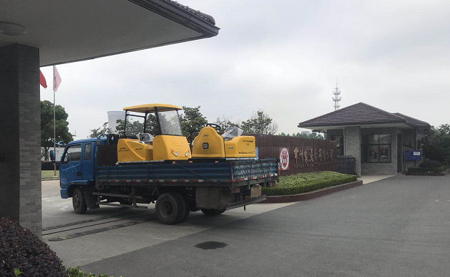 深圳制药厂采购恒盛娱乐1800A型电动扫地车