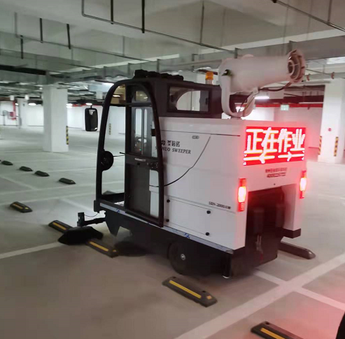 2000AW雾炮清扫车进驻内蒙某小区