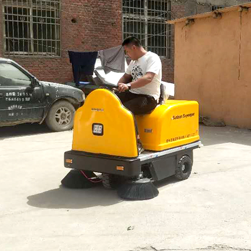 小型道路清扫车特点