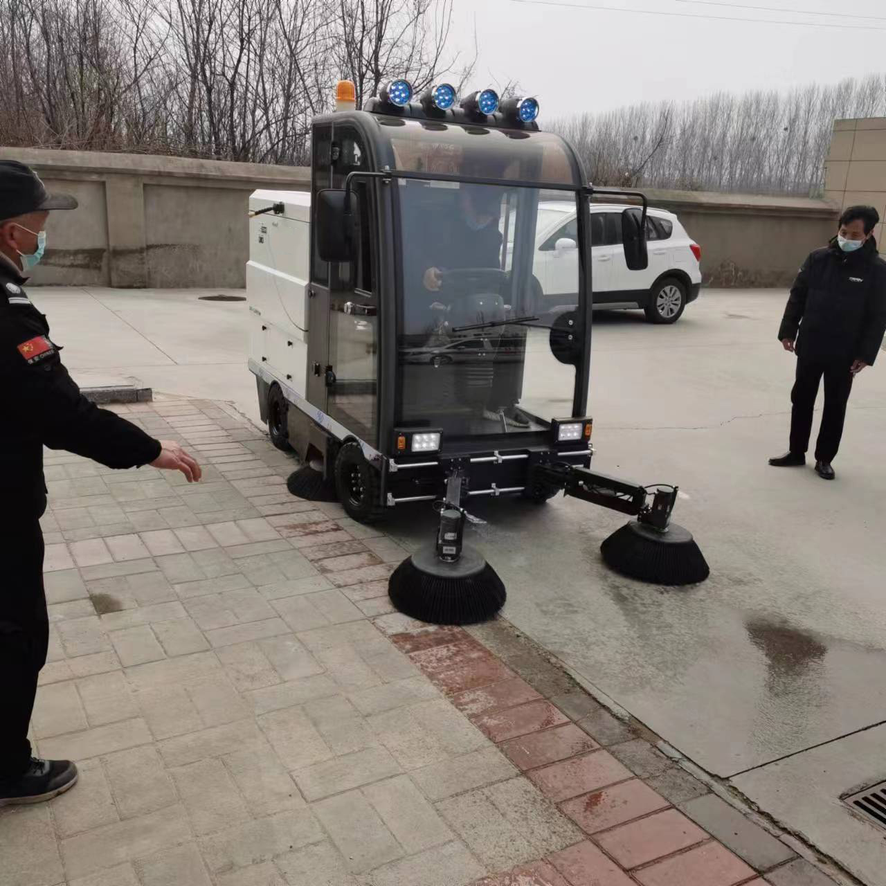 清扫车的多重用途：让城市变得更加洁净