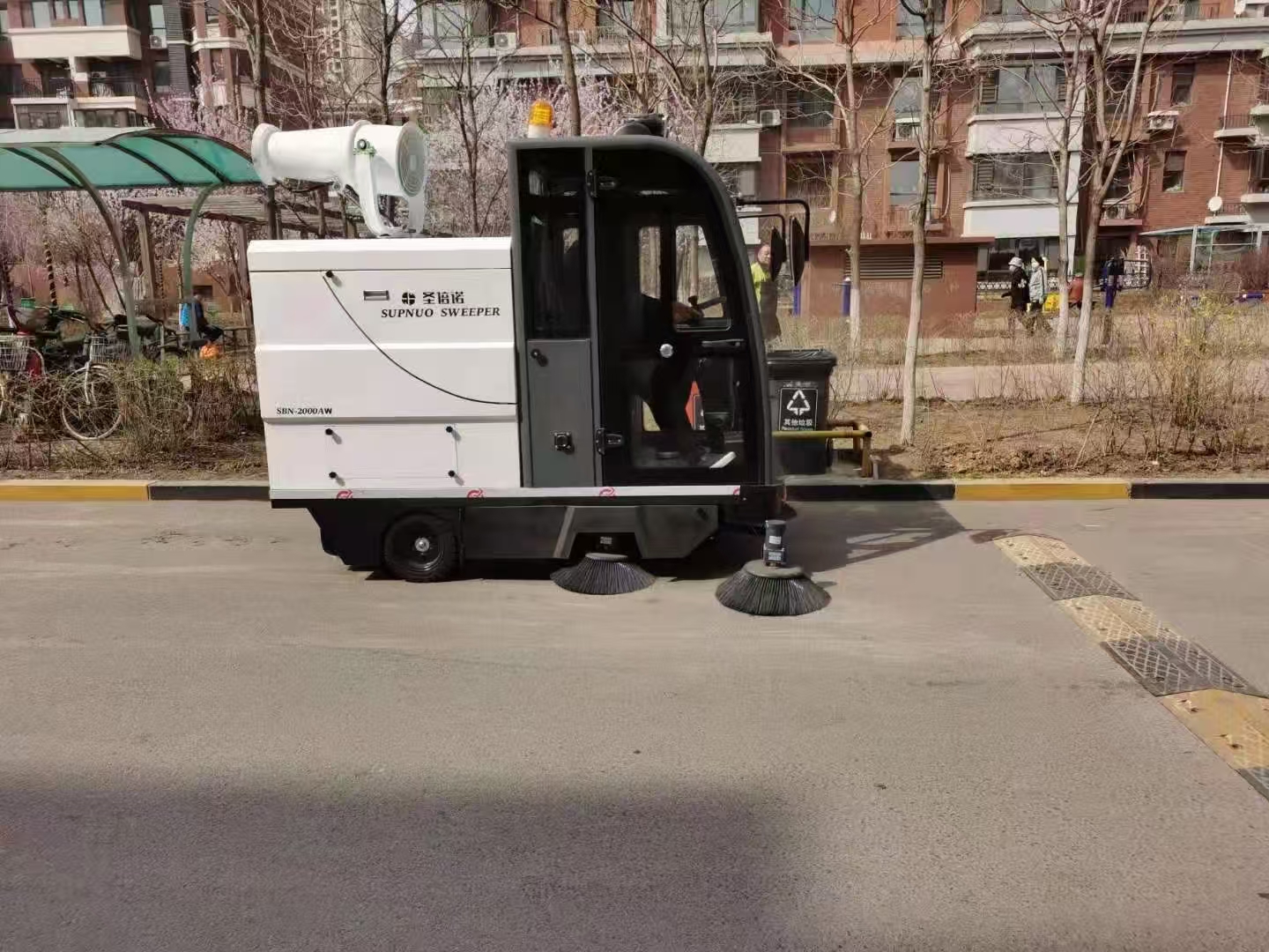 小区户外清扫车：塑造物业新形象，降本增效的优选